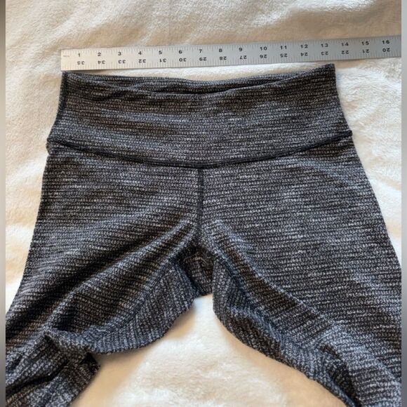 Lululemon leggings Size 8 Black Gray - Picture 2 of 7